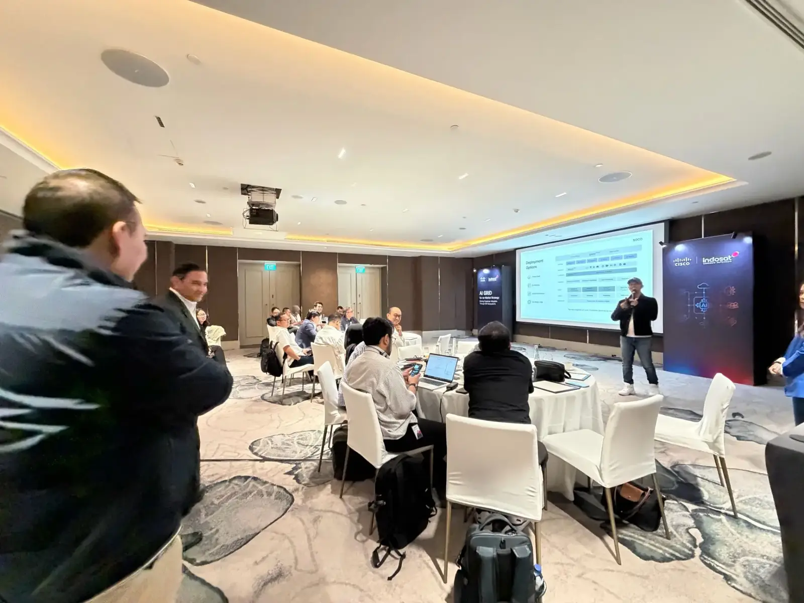 Attendees at the Cisco and Indosat Ooredoo Hutchison AI GRID sharing session